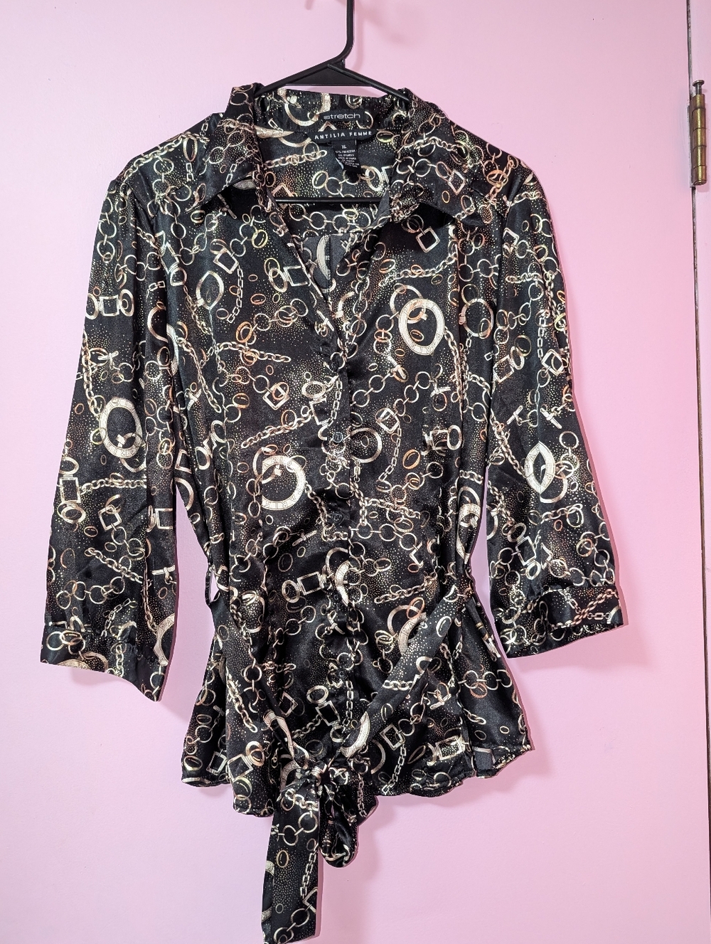 Antilia Femme Black Chain-Print Tie-Front Blouse